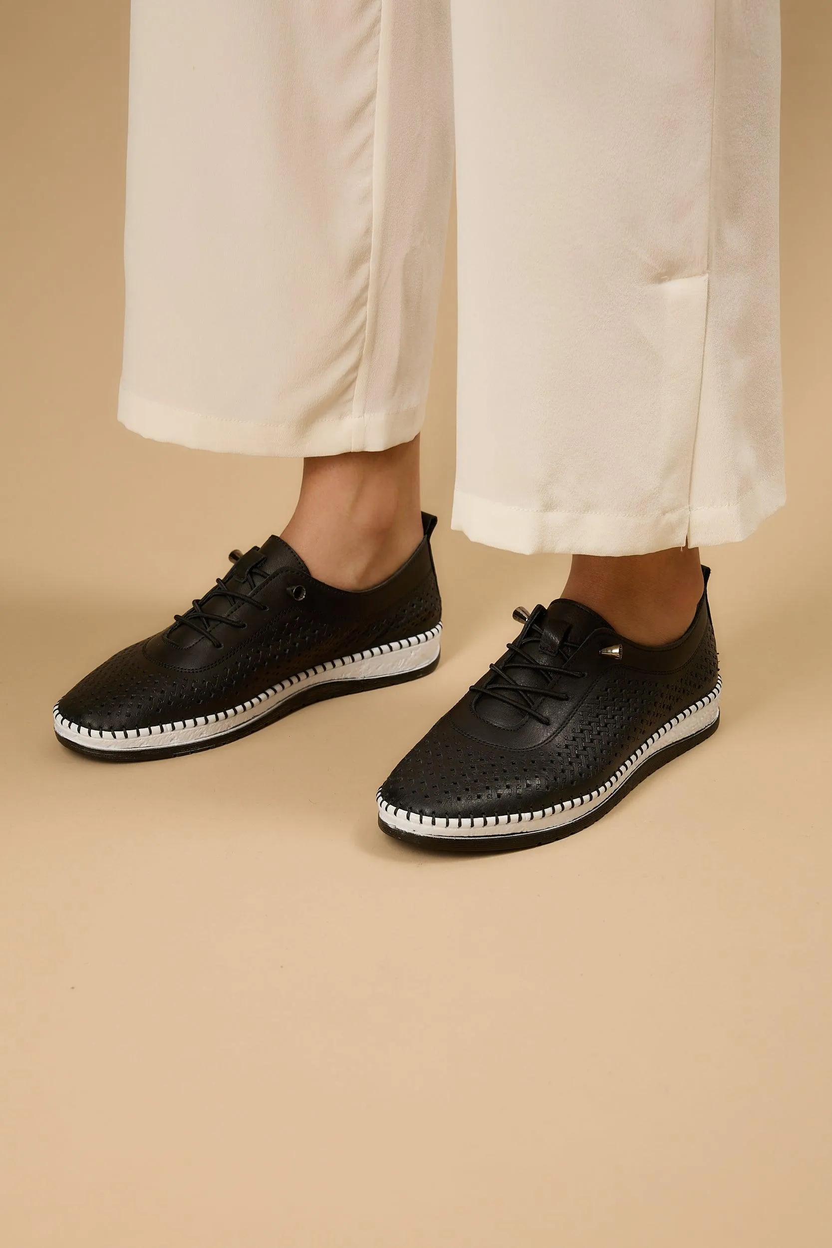 Shoella Black